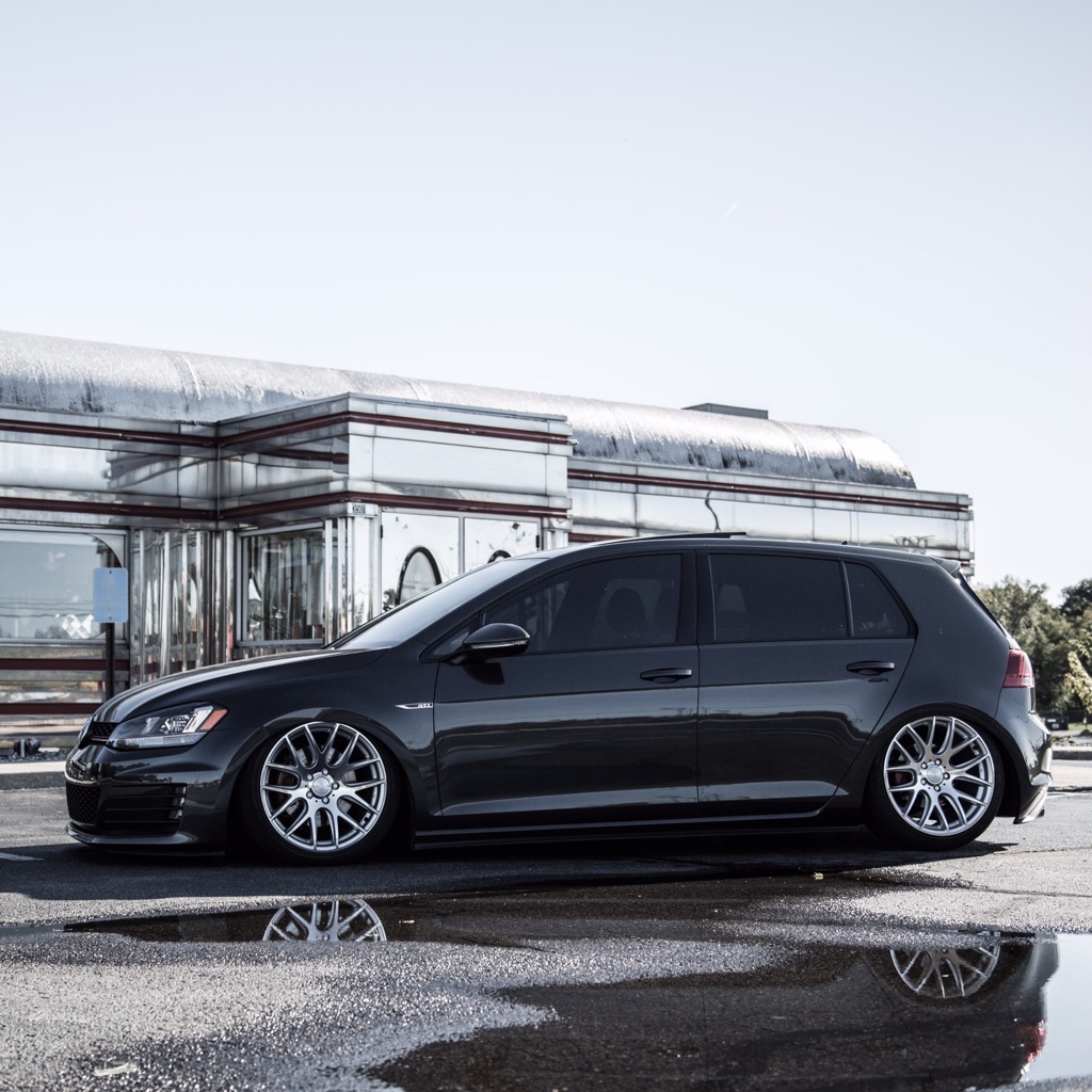 2011 Volkswagen GTI photo