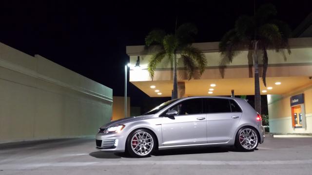 2012 Volkswagen GTI photo