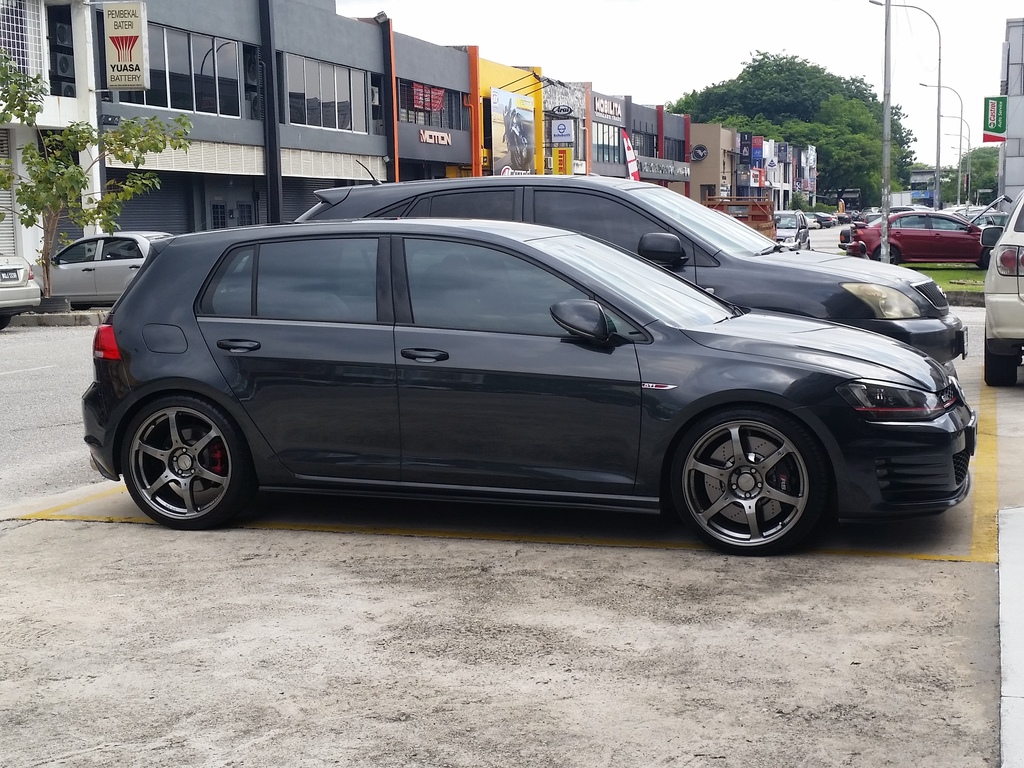 2013 Volkswagen GTI photo