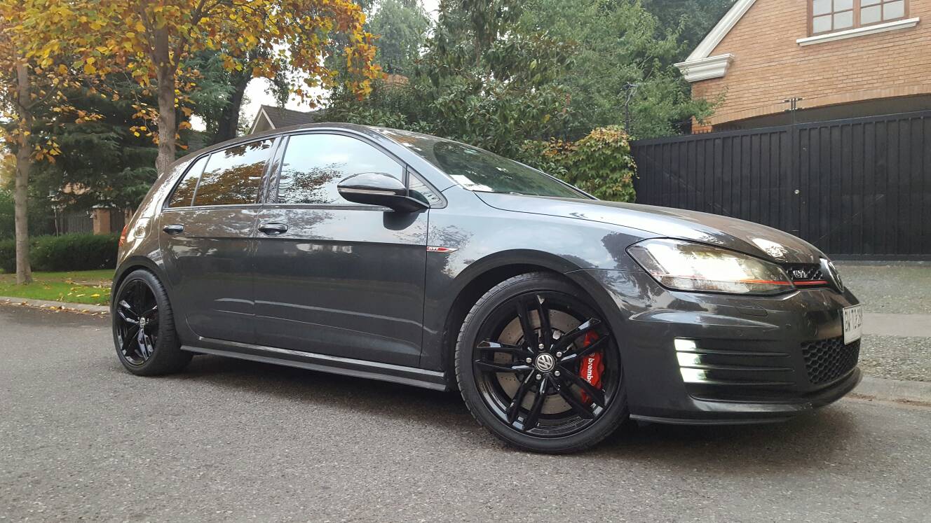 2014 Volkswagen GTI photo