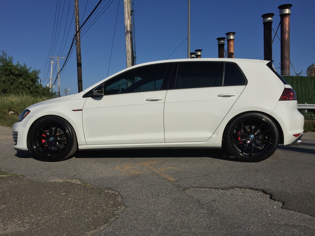 2014 Volkswagen GTI photo
