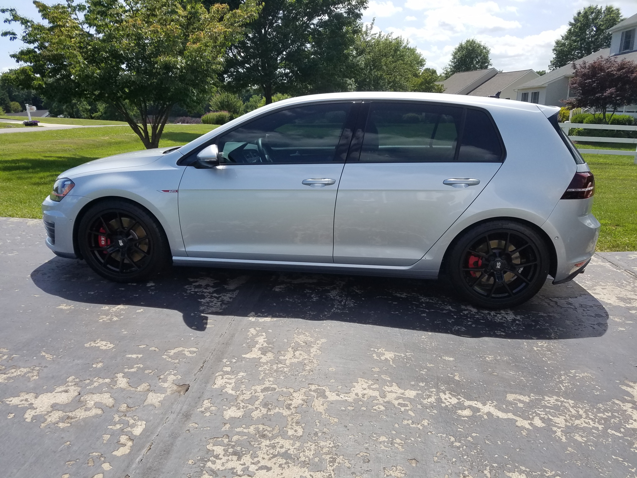 2014 Volkswagen GTI photo