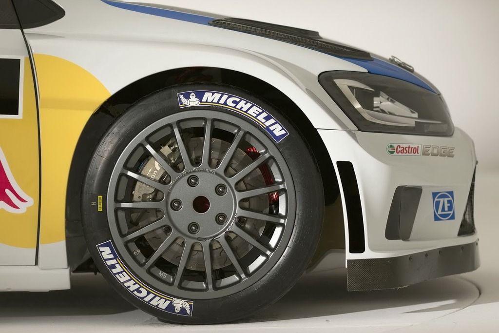 2014 Volkswagen GTI photo