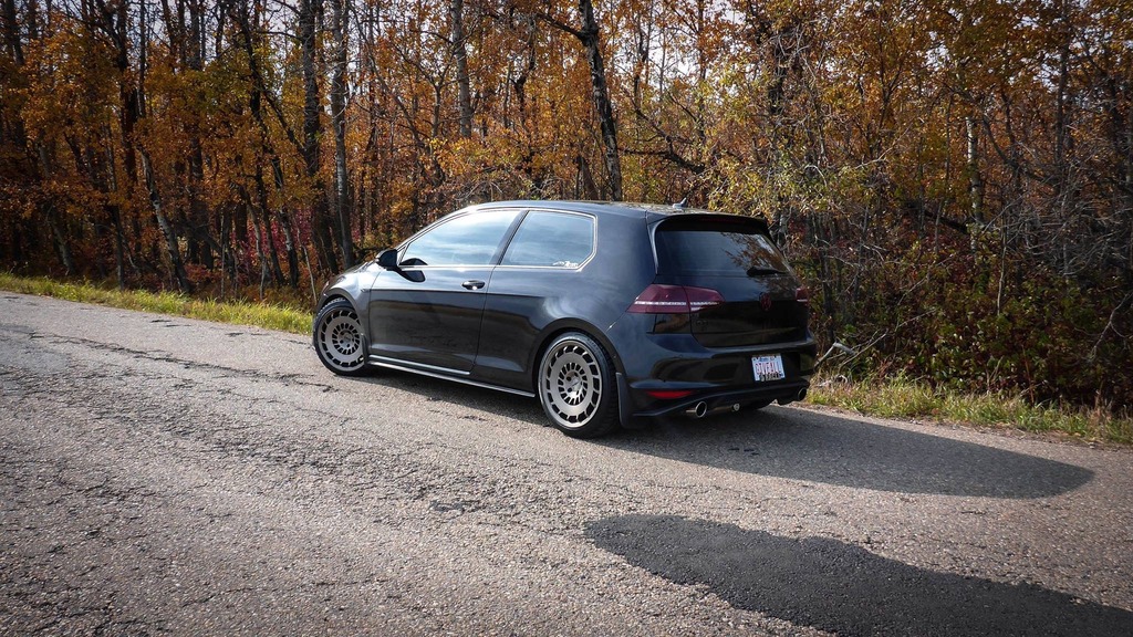2014 Volkswagen GTI photo