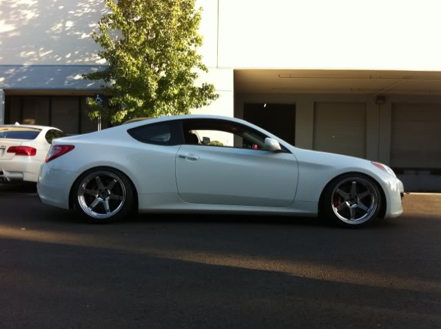 2010 Hyundai Genesis Coupe photo