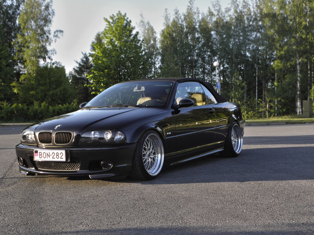 2002 BMW 330 photo