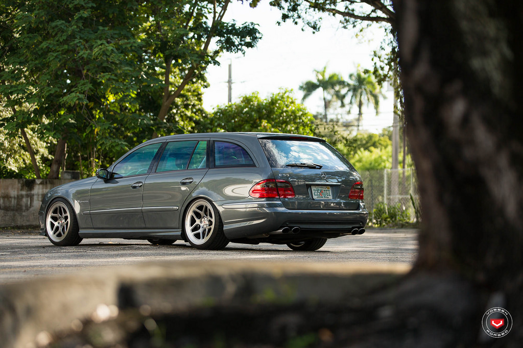 2013 Mercedes-Benz E-Class photo