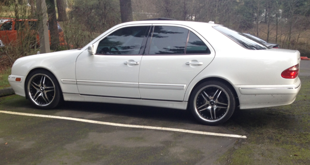 2000 Mercedes-Benz E-Class photo