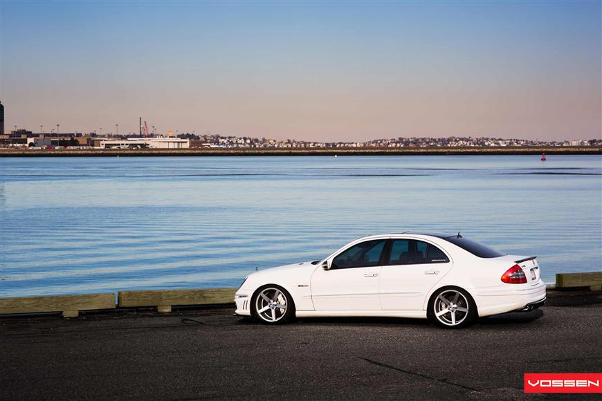2005 Mercedes-Benz E-Class photo