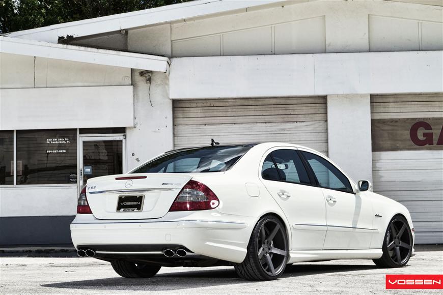 2006 Mercedes-Benz E-Class photo