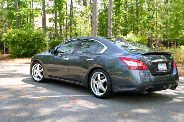 2010 Nissan Maxima photo