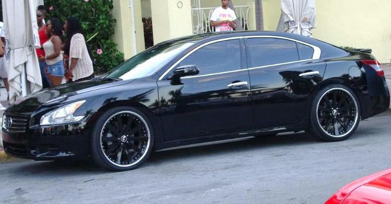 2010 Nissan Maxima photo