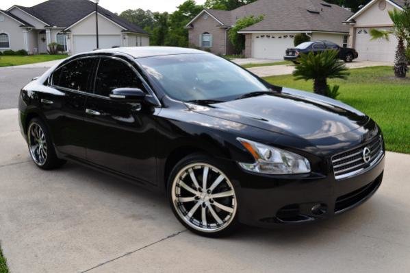2010 Nissan Maxima photo
