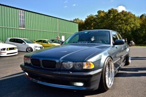 2001 BMW 740