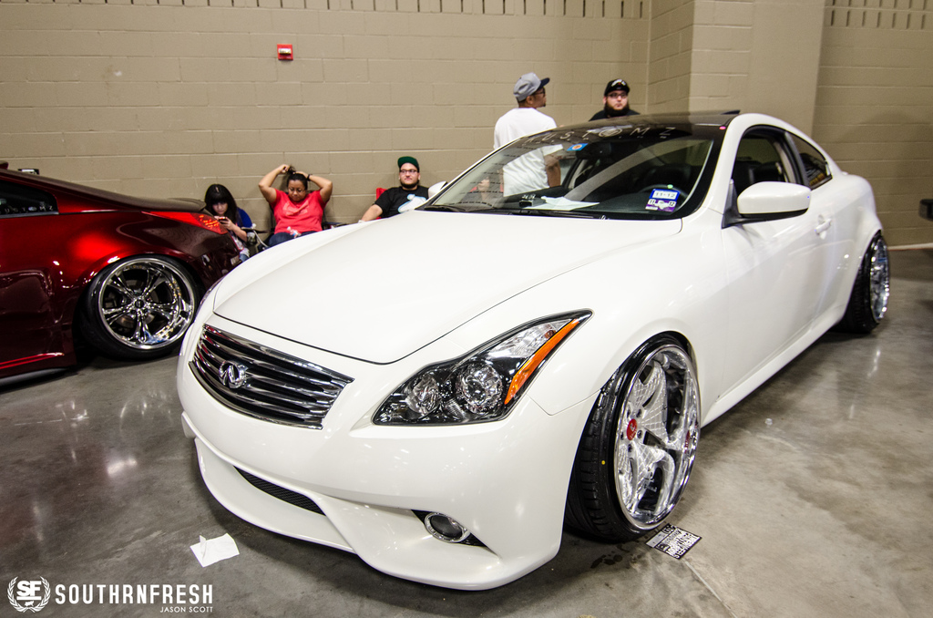 2011 Infiniti G37 photo