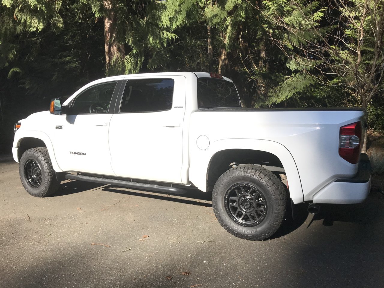 2017 Toyota Tundra photo
