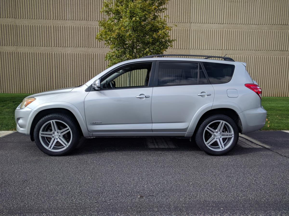 2010 Toyota RAV4 photo