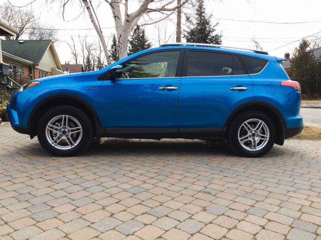 2016 Toyota RAV4 photo