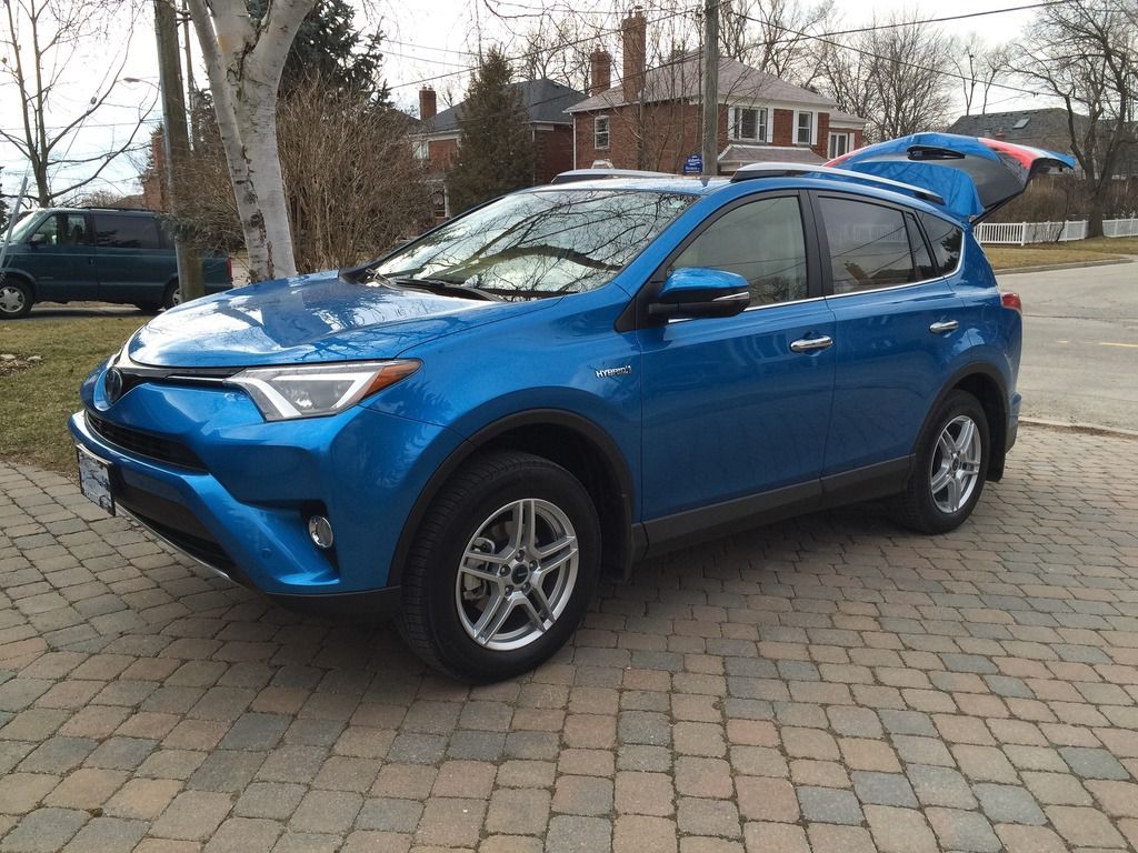 2016 Toyota RAV4 photo