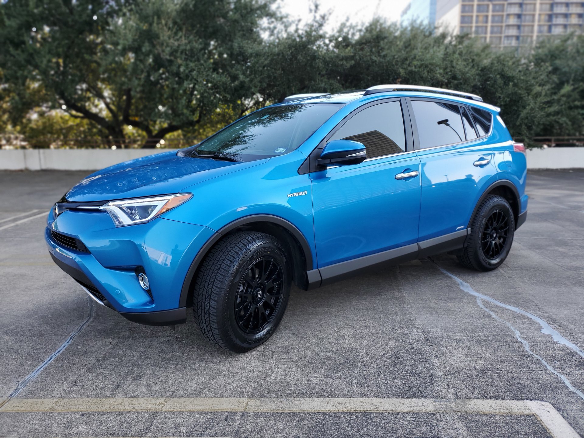 2020 Toyota RAV4 photo