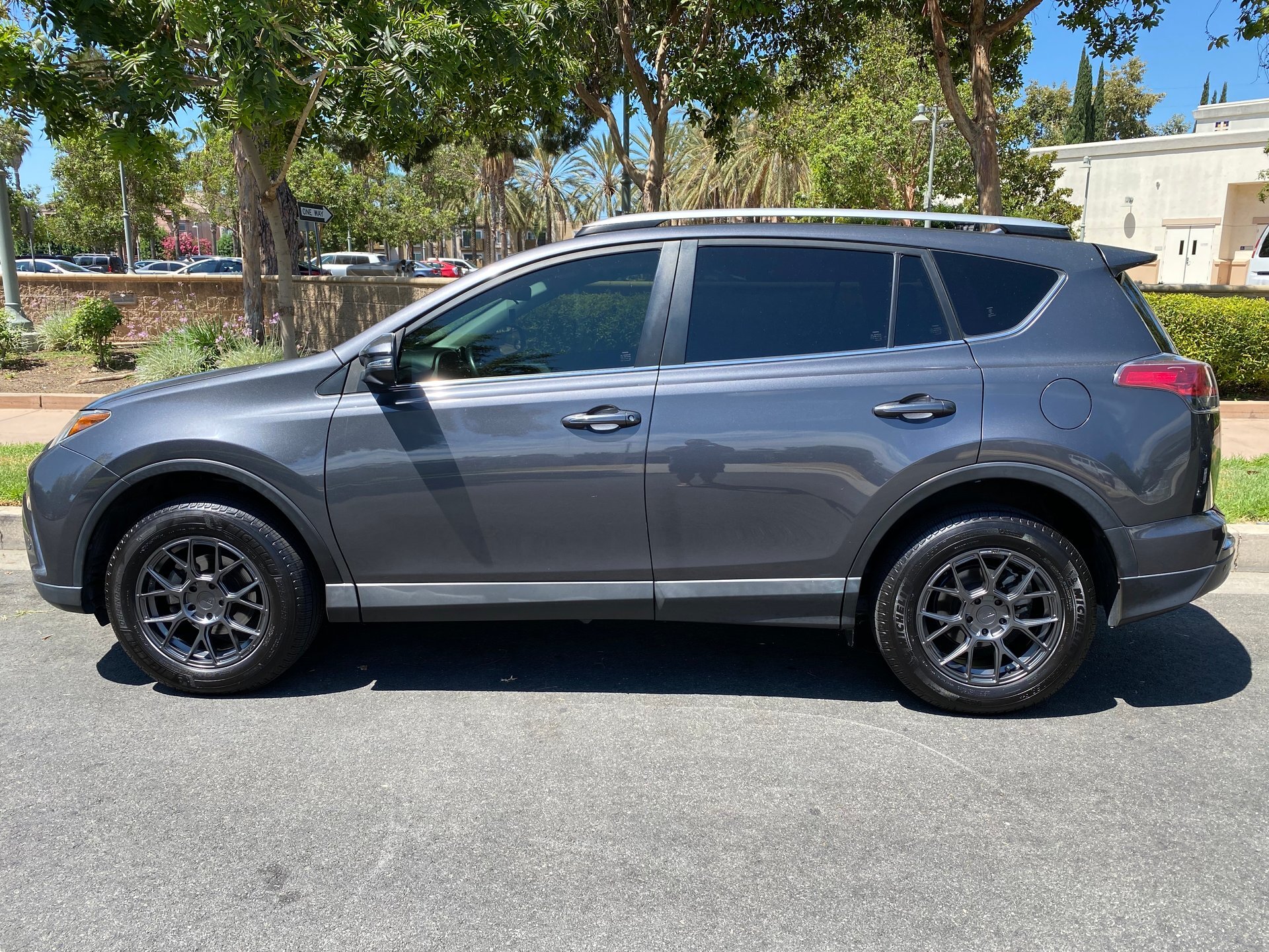 2020 Toyota RAV4 photo