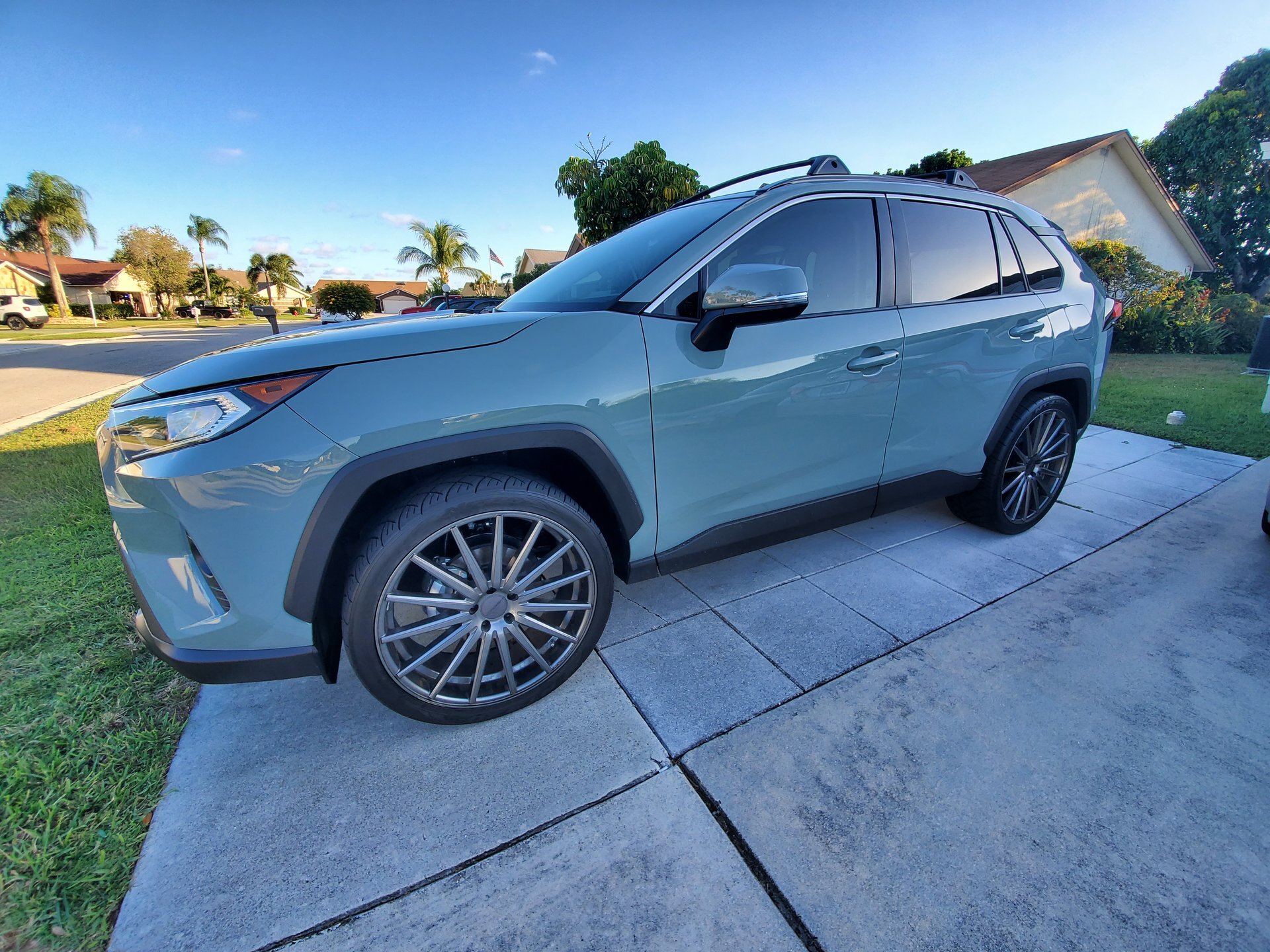 2019 Toyota RAV4 photo