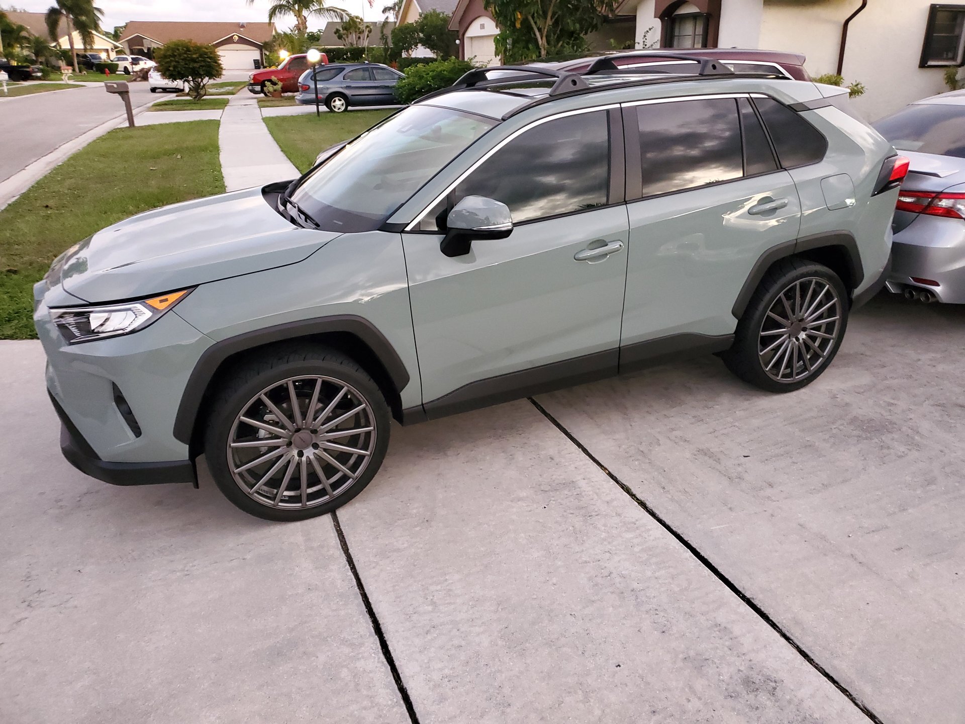 2019 Toyota RAV4 photo
