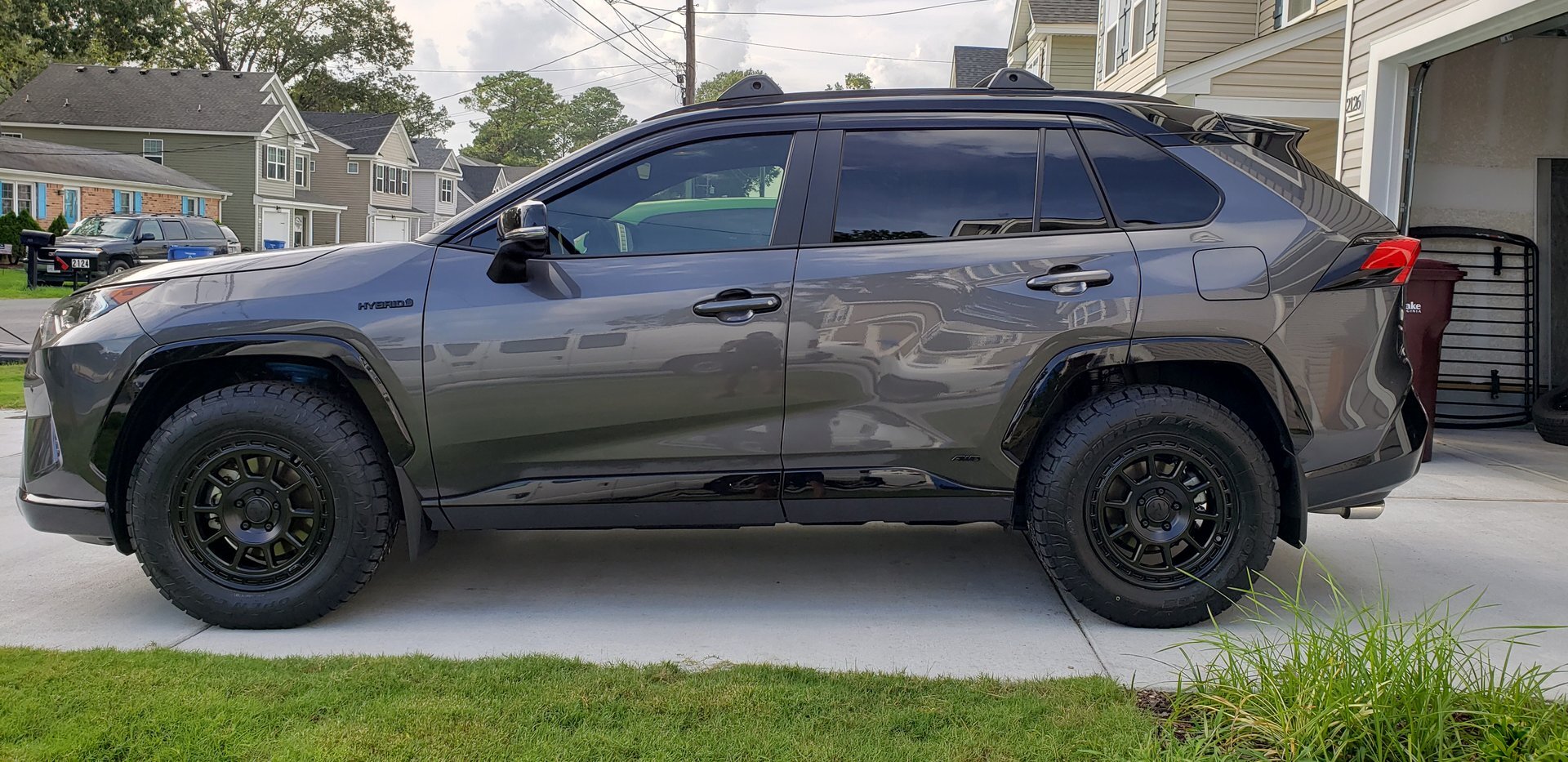 2020 Toyota RAV4 photo