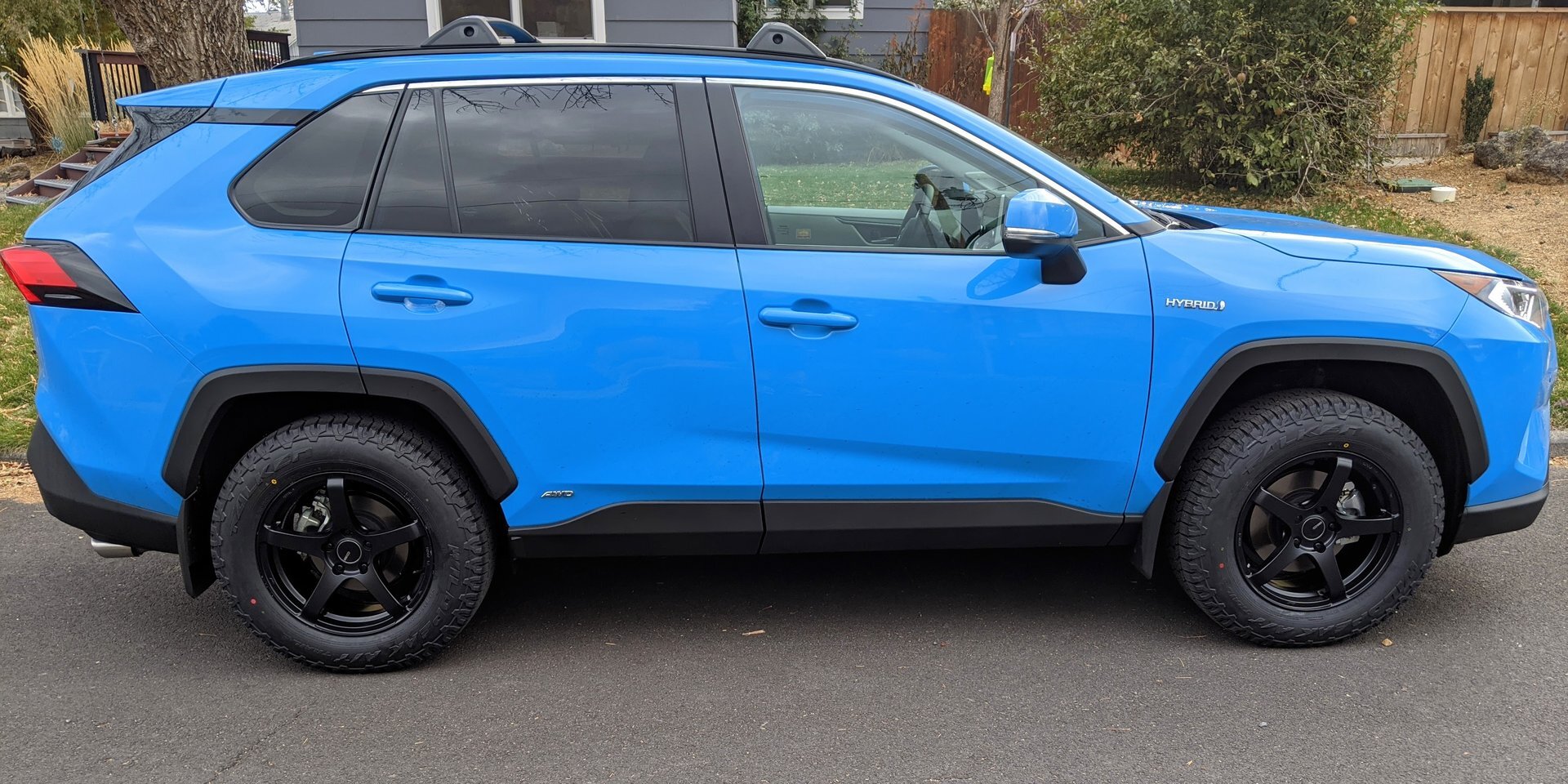 2020 Toyota RAV4 photo