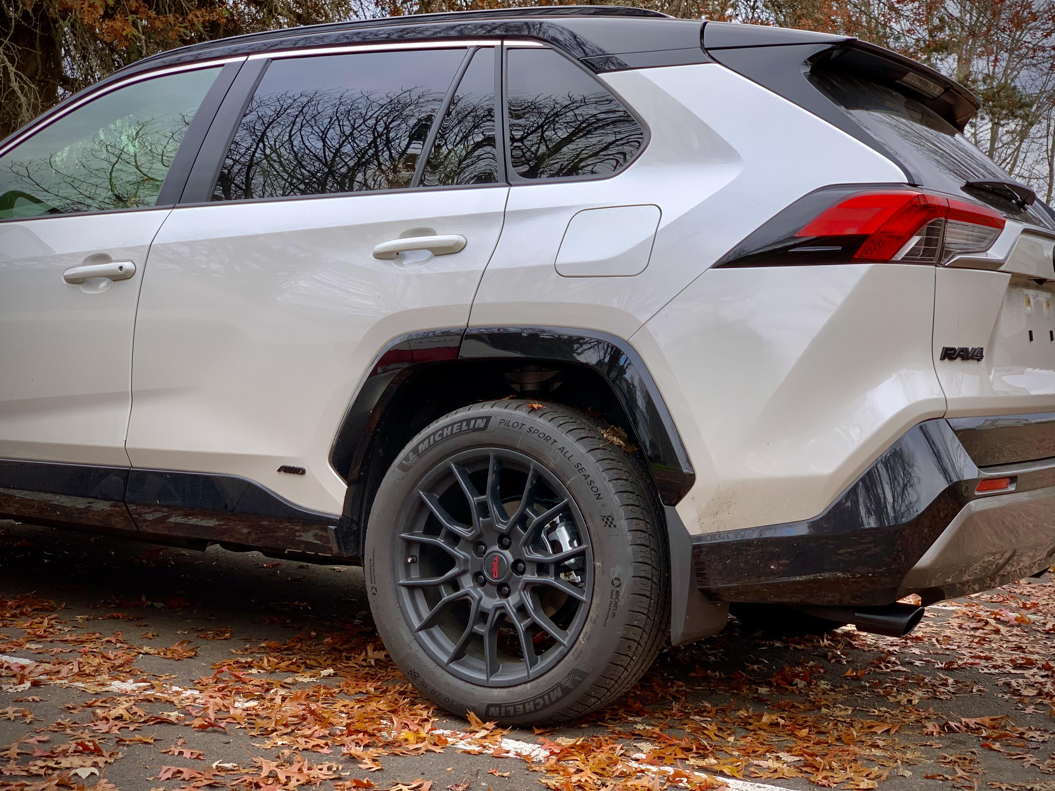 2020 Toyota RAV4 photo