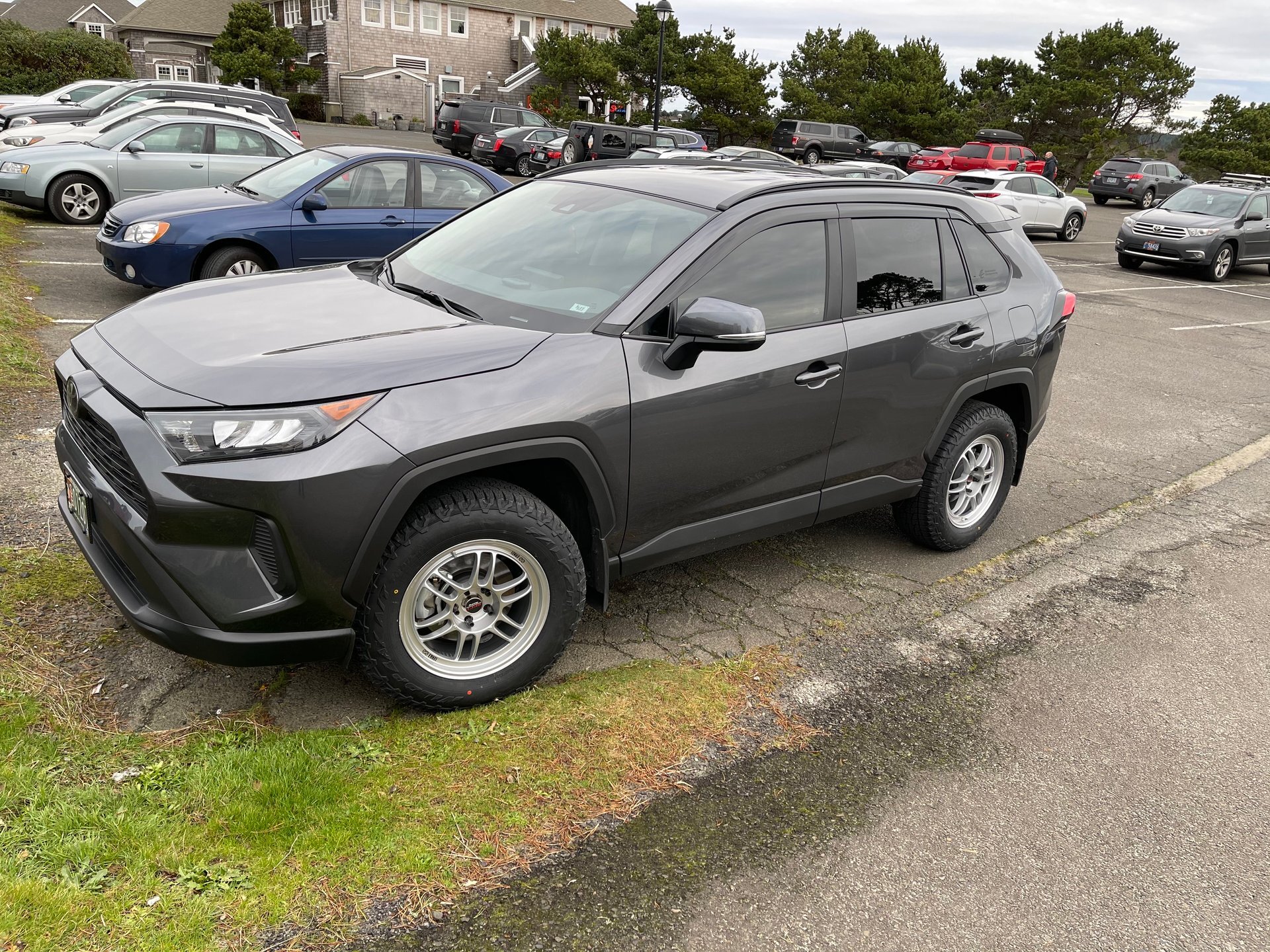 2020 Toyota RAV4 photo