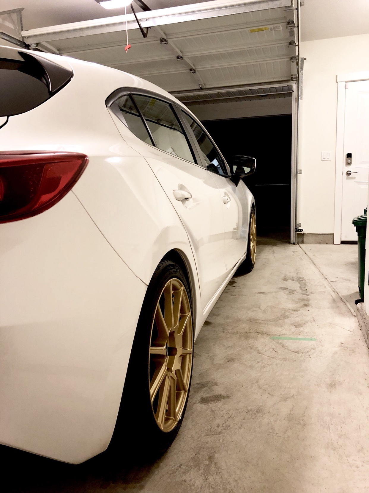 2015 Mazda Mazda3 photo