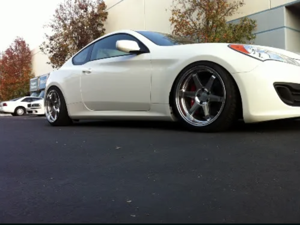 2010 Hyundai Genesis Coupe photo