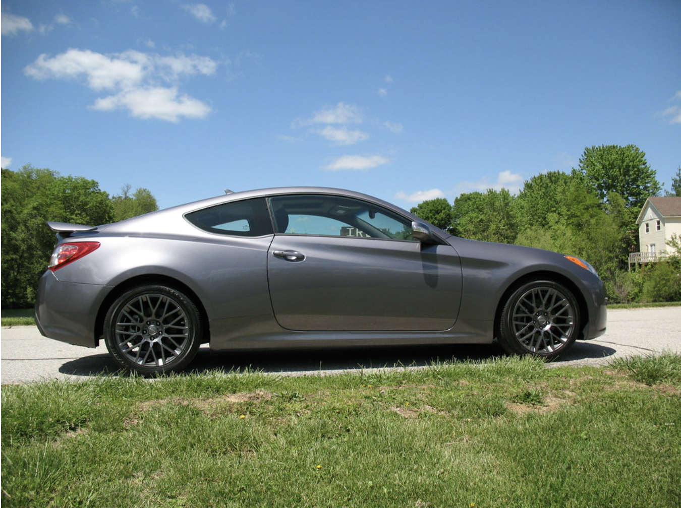 2010 Hyundai Genesis Coupe photo