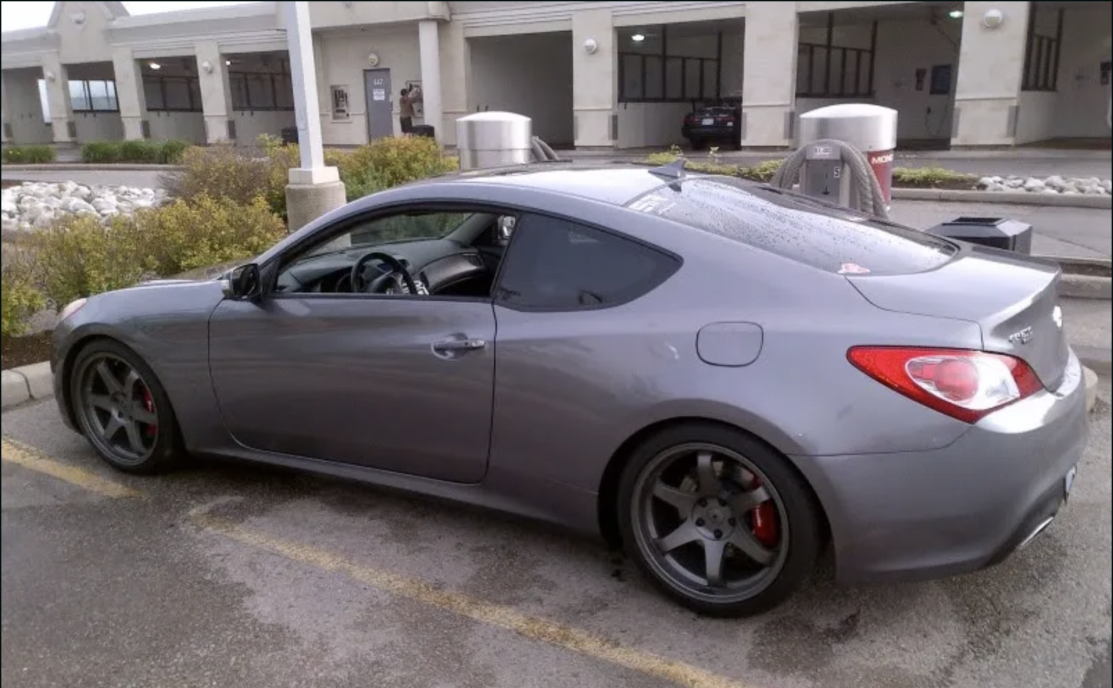 2010 Hyundai Genesis Coupe photo