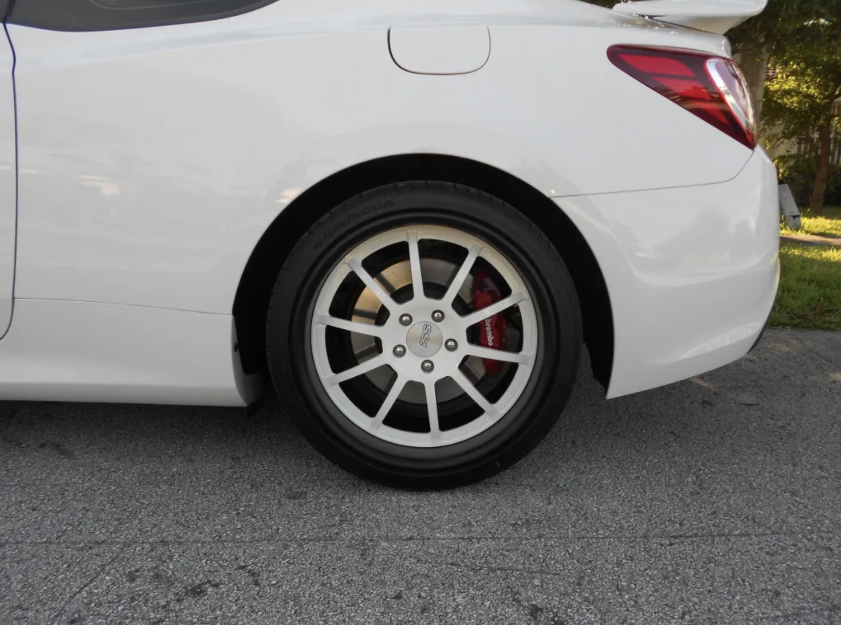 2010 Hyundai Genesis Coupe photo