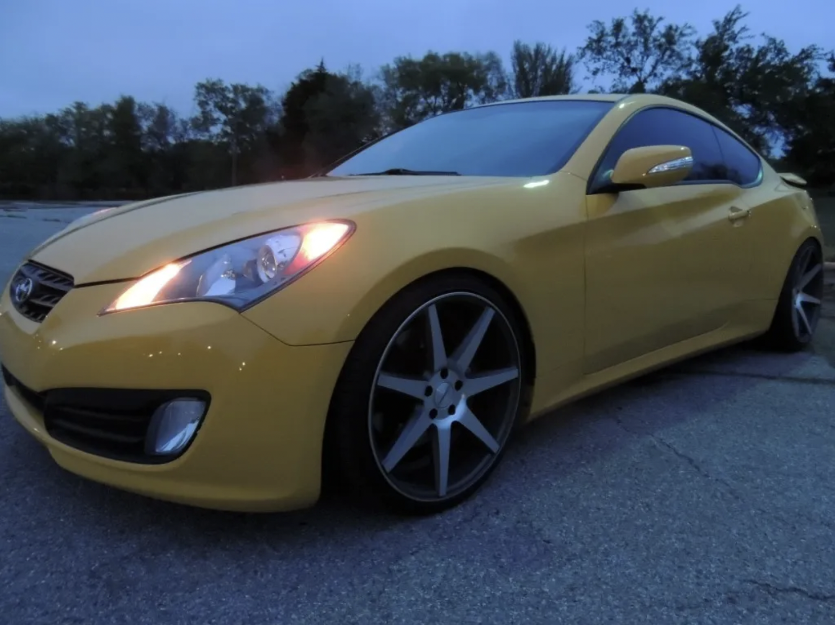 2010 Hyundai Genesis Coupe photo