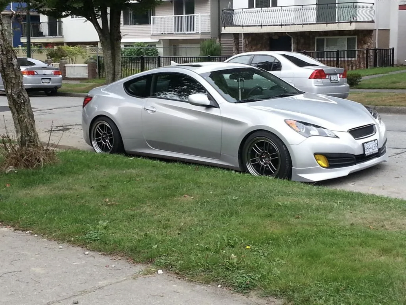 2010 Hyundai Genesis Coupe photo