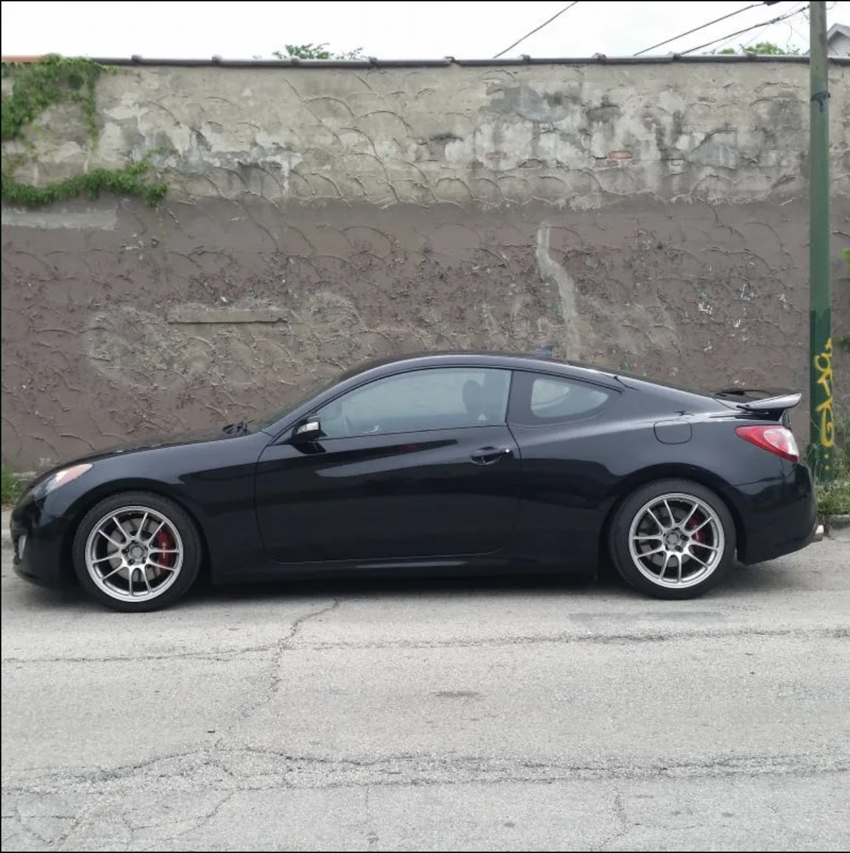 2010 Hyundai Genesis Coupe photo