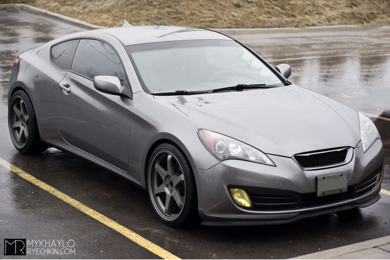 2010 Hyundai Genesis Coupe photo