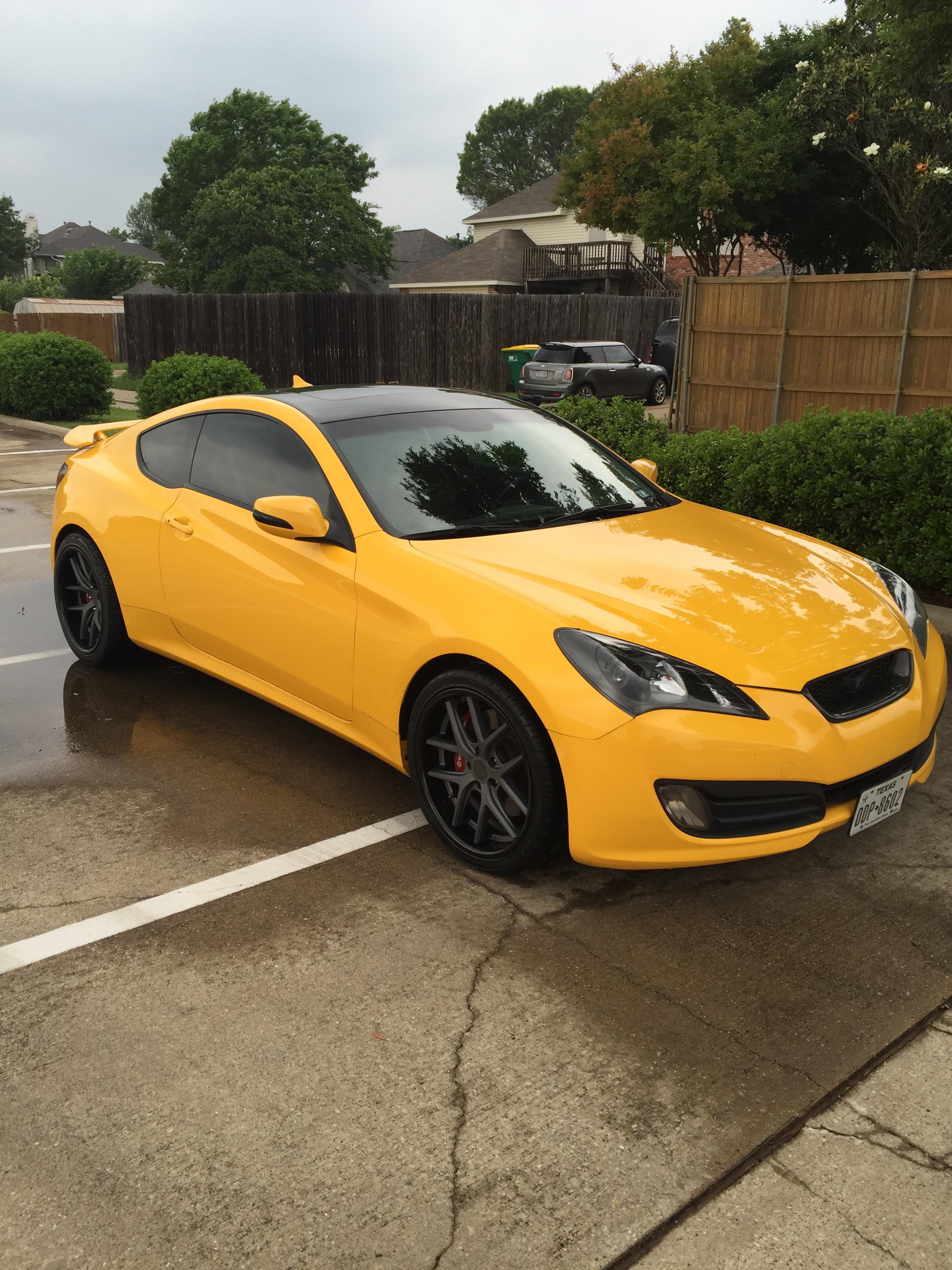 2010 Hyundai Genesis Coupe photo