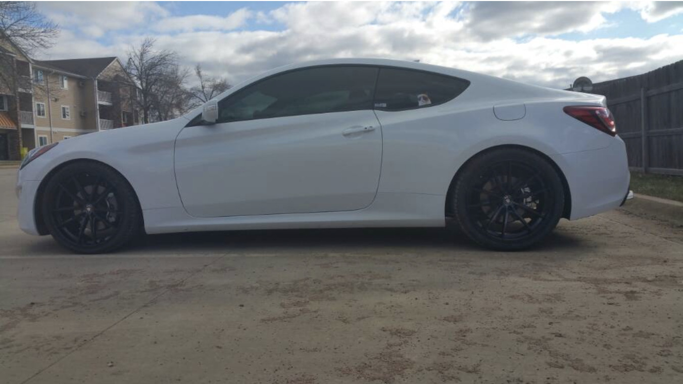 2010 Hyundai Genesis Coupe photo