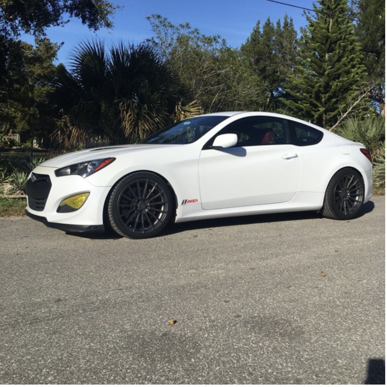 2010 Hyundai Genesis Coupe photo