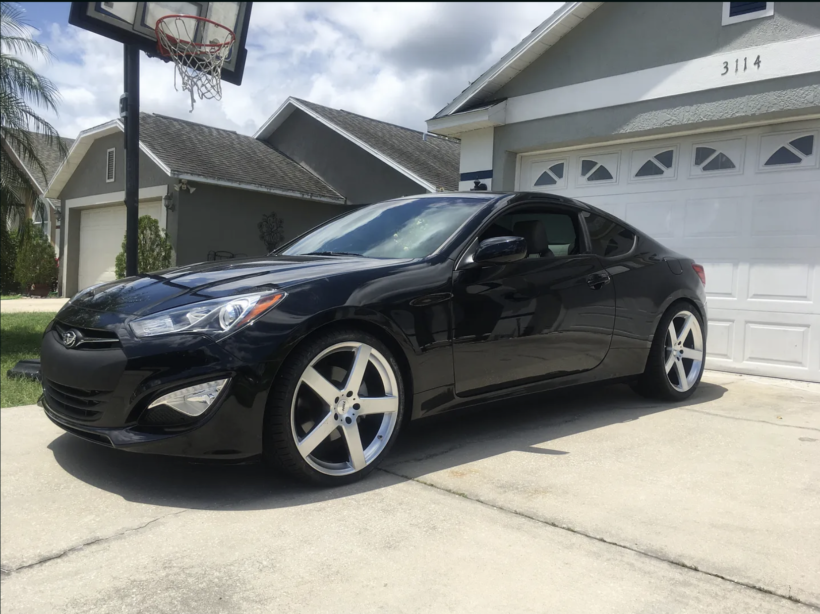 2010 Hyundai Genesis Coupe photo
