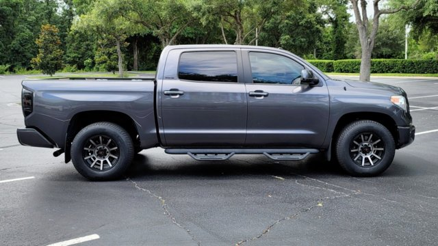 2017 Toyota Tundra photo