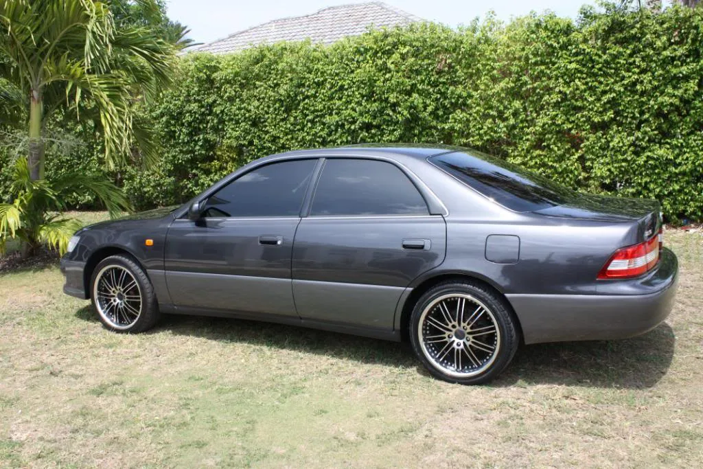 2001 Lexus GS 300 photo