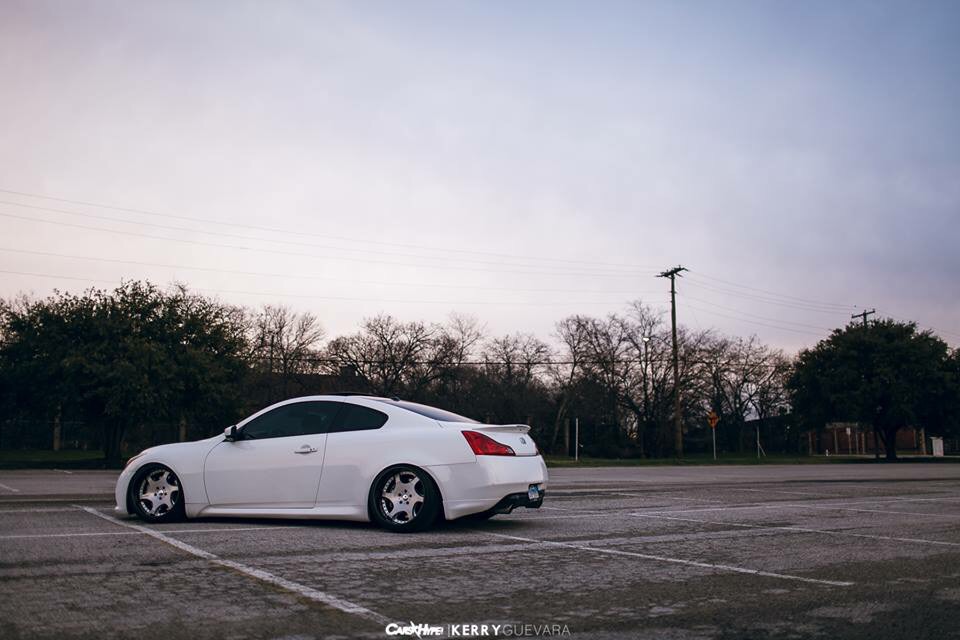 2011 Infiniti G37 photo