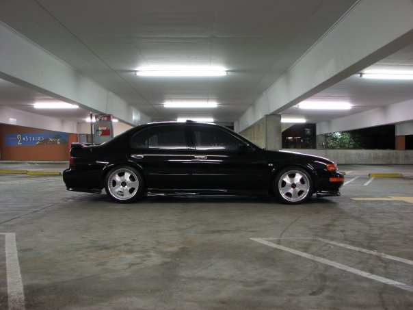 1995 Nissan Maxima photo