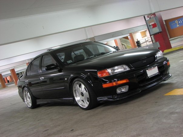 1995 Nissan Maxima photo