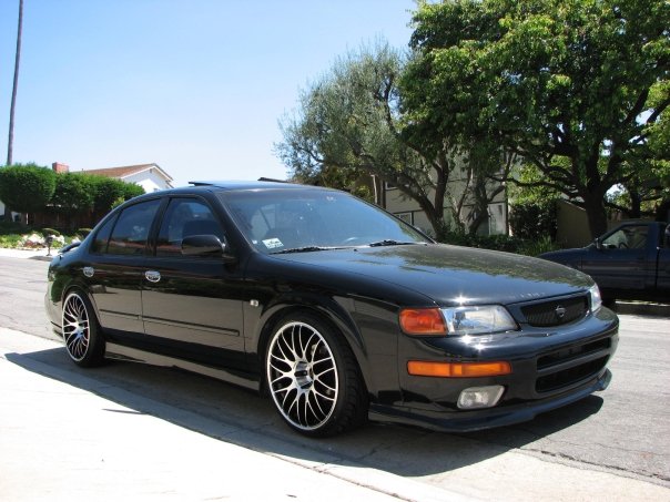 1995 Nissan Maxima photo